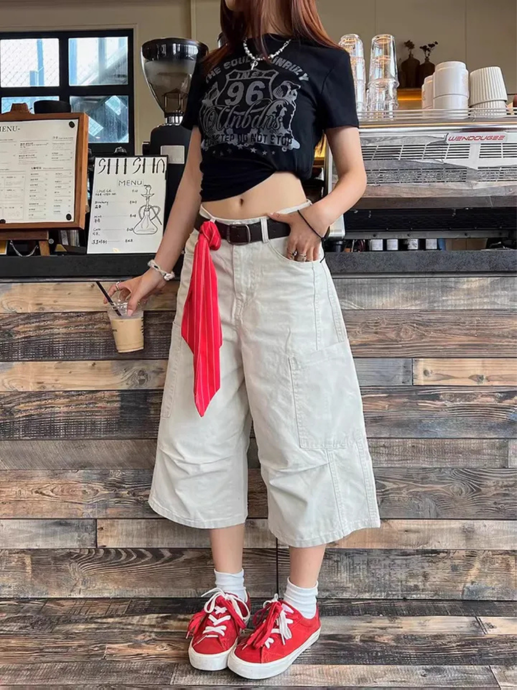 Geri Kesim Şort