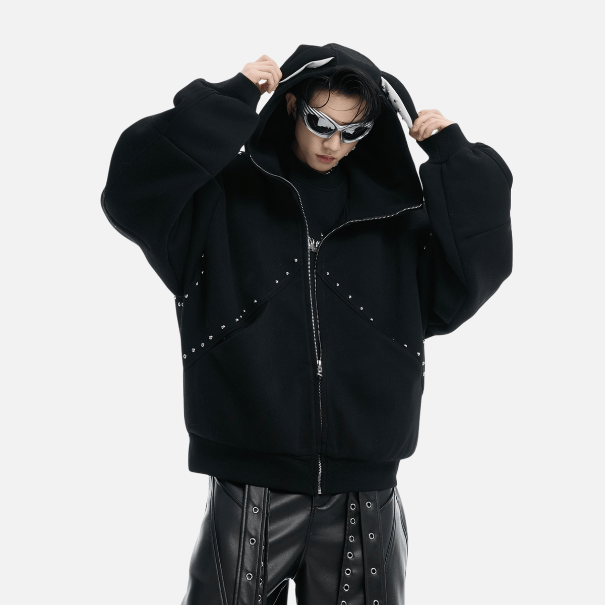 UrbanLaws Boncuk Detaylı “Cat Ear” Hoodie