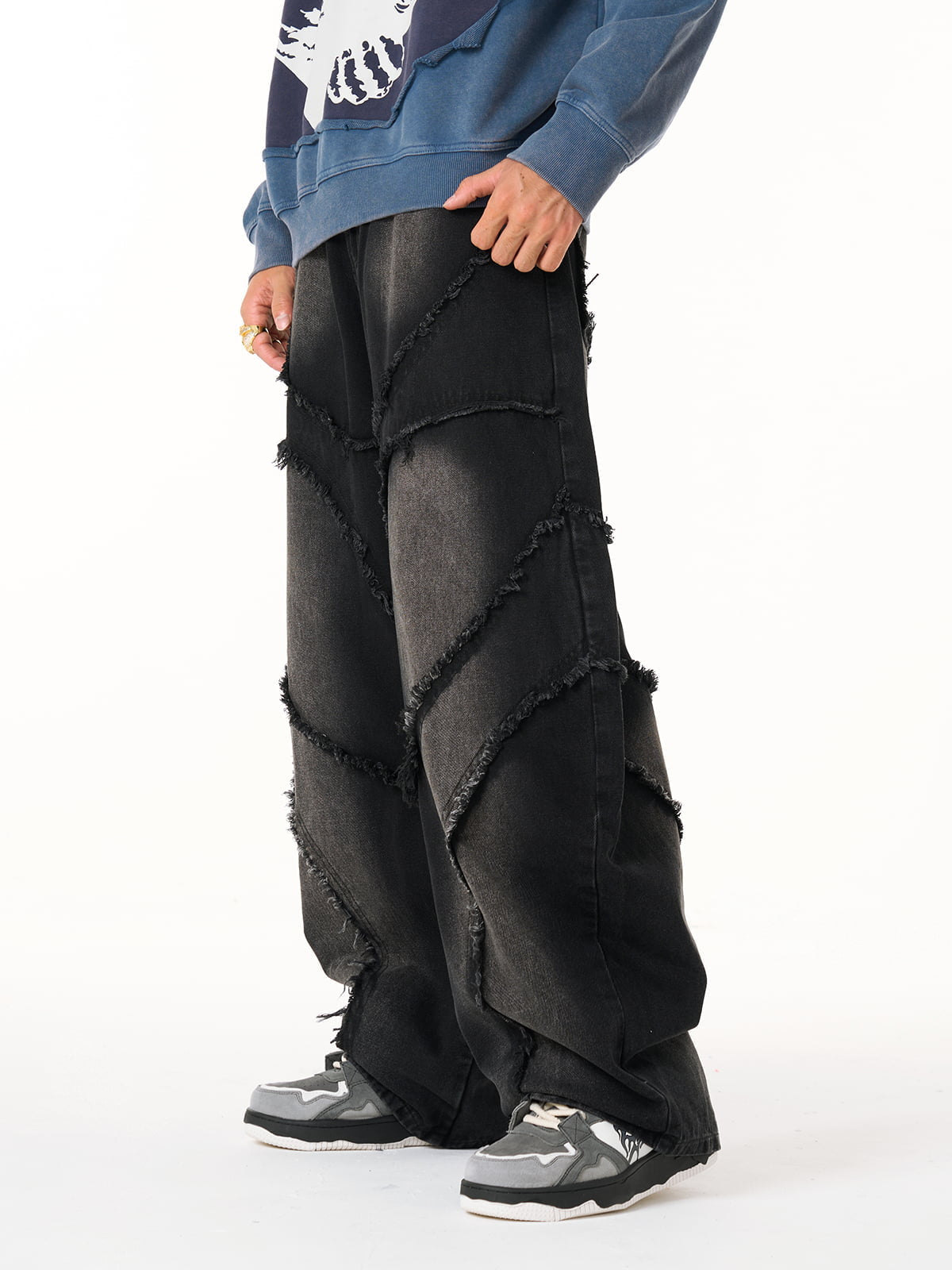 Raw Edge Tasarımlı Yıpratmalı Barrel Jean