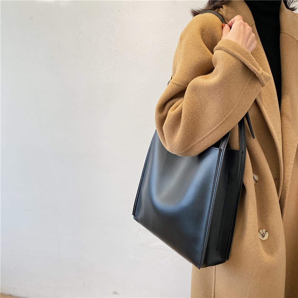 UrbanLaws Cuadrado Minimalist Çapraz Çanta
