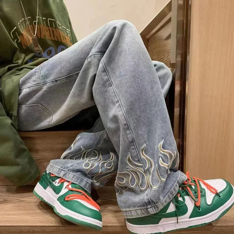 Alev Detaylı Paça Tasarımlı Geniş Paça Jean
