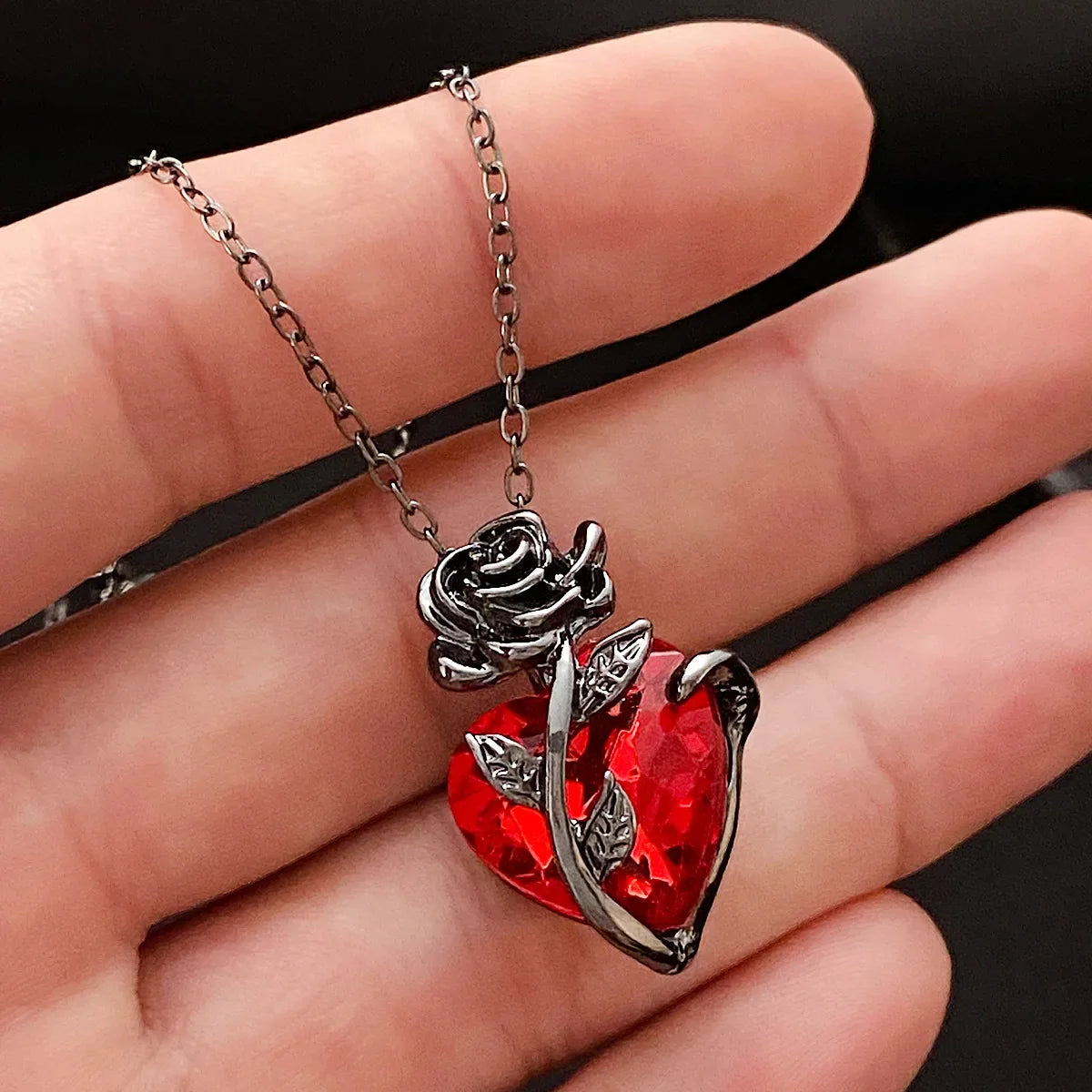 UrbanLaws Heart of Thrones Vampir Kolye