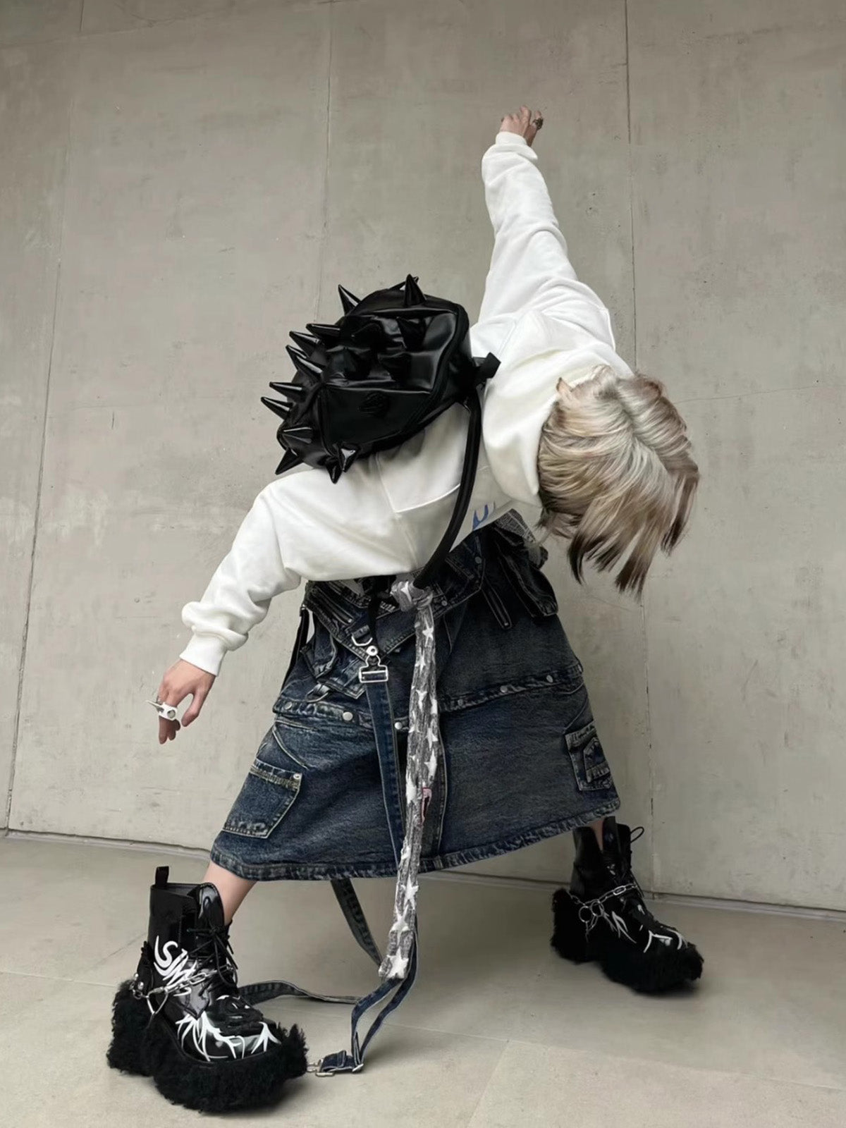 Dark Hedgehog Rivet Backpack – Sokak Modası