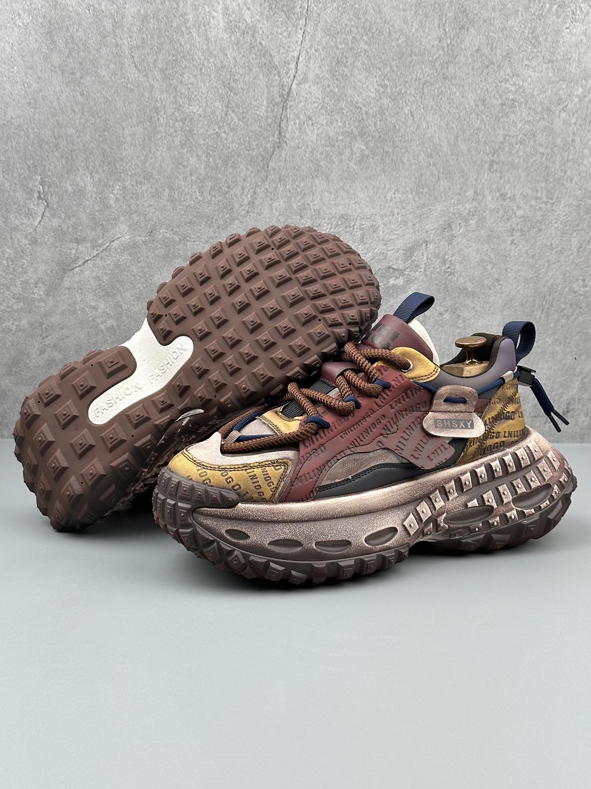 Özel Tasarım Letter İşlemeli Chunky Platform Sneaker