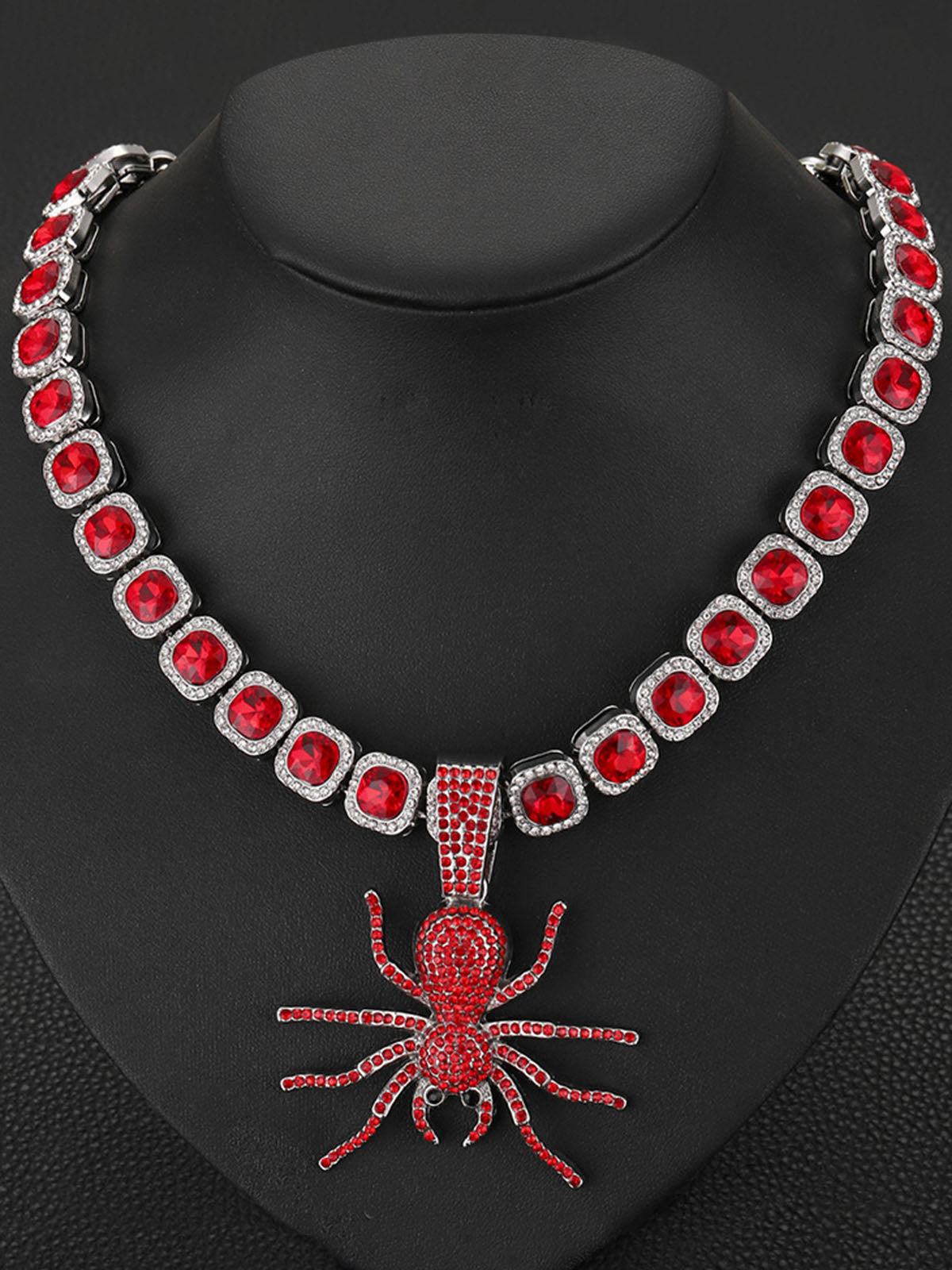 Punk Tarzı Özel Tasarım Red Spider Kolye