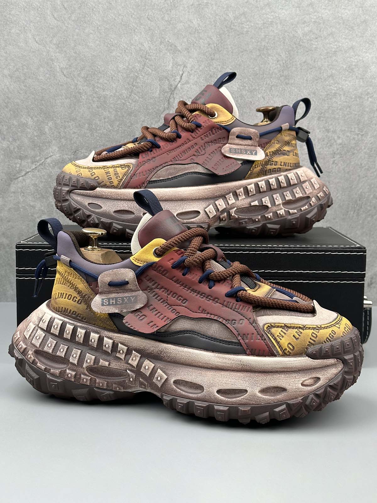 Özel Tasarım Letter İşlemeli Chunky Platform Sneaker