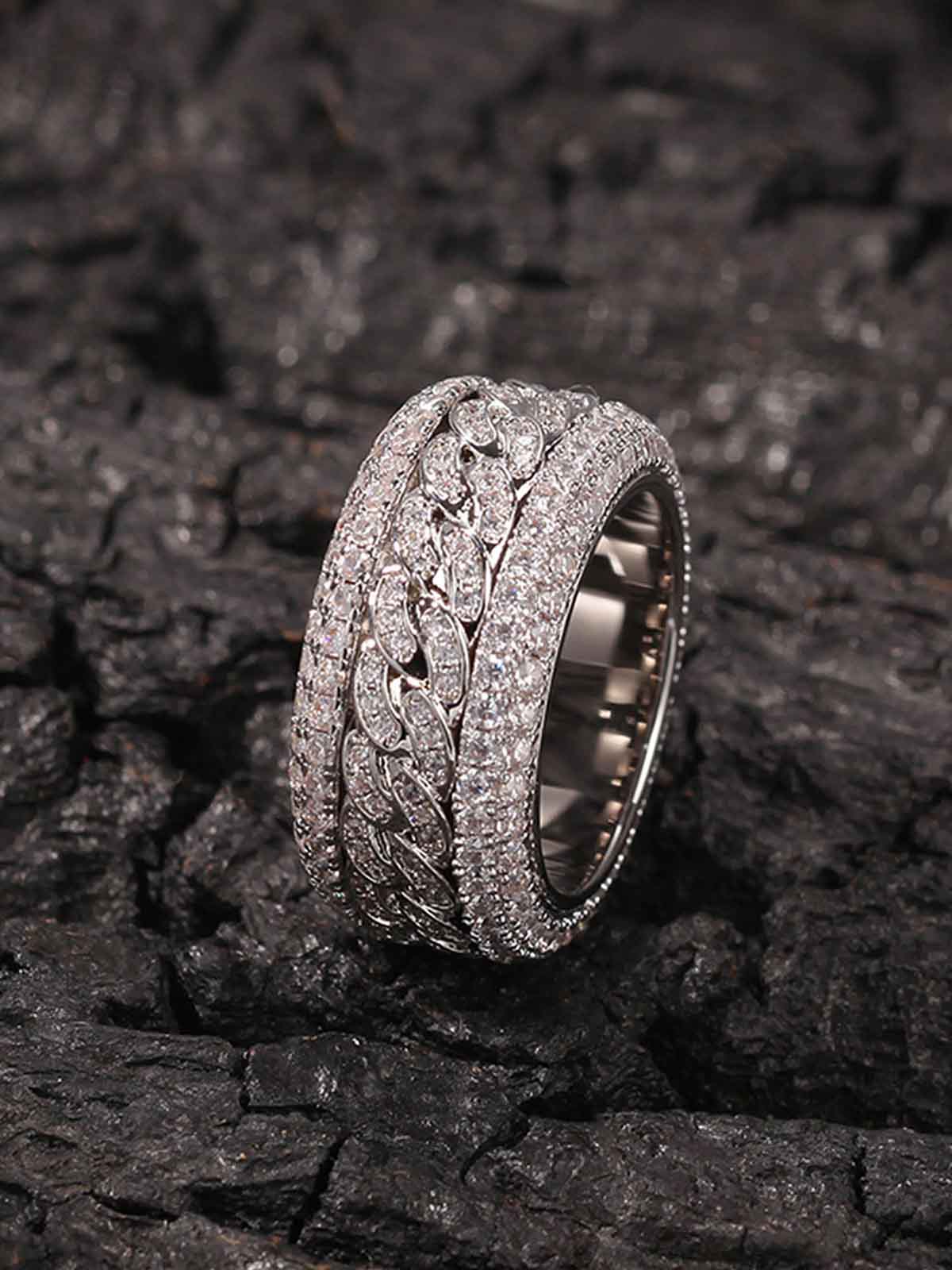 UrbanLaws Özel Tasarım Full Diamond Ring – Sokak Stilinde Şıklık