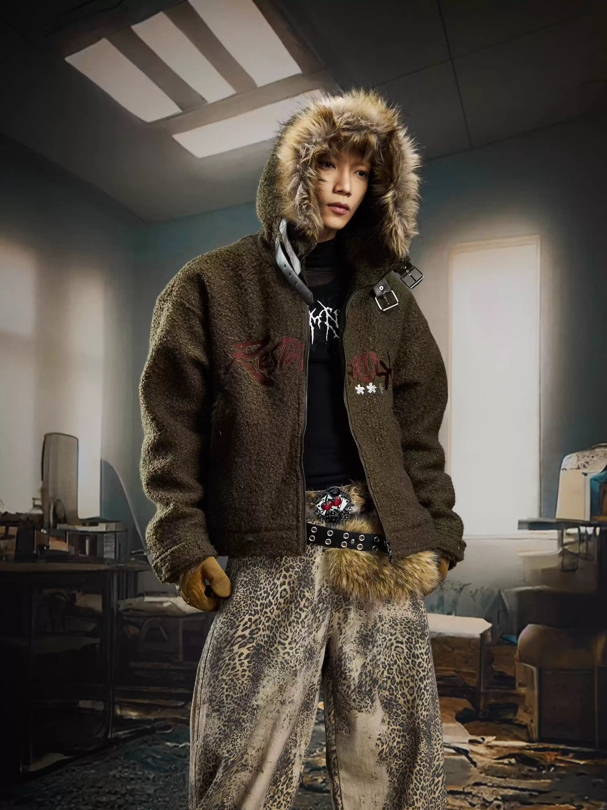 UrbanLaws Kürk Kapüşonlu Peluş Oversize Mont
