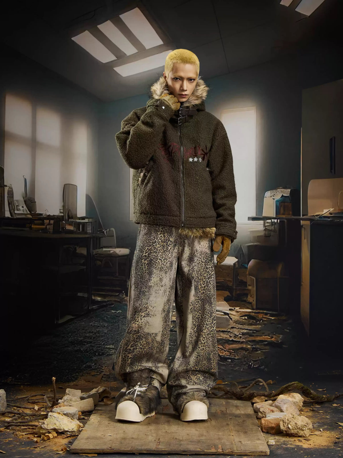 UrbanLaws Kürk Kapüşonlu Peluş Oversize Mont