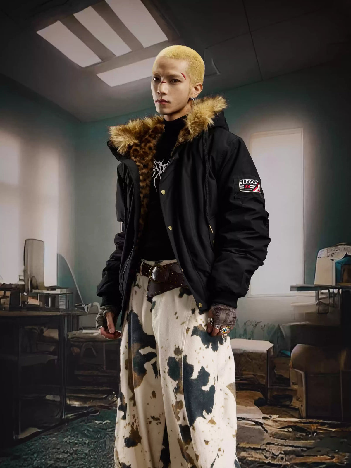 UrbanLaws Leopar Detaylı Kürk Yakalı Oversize Mont