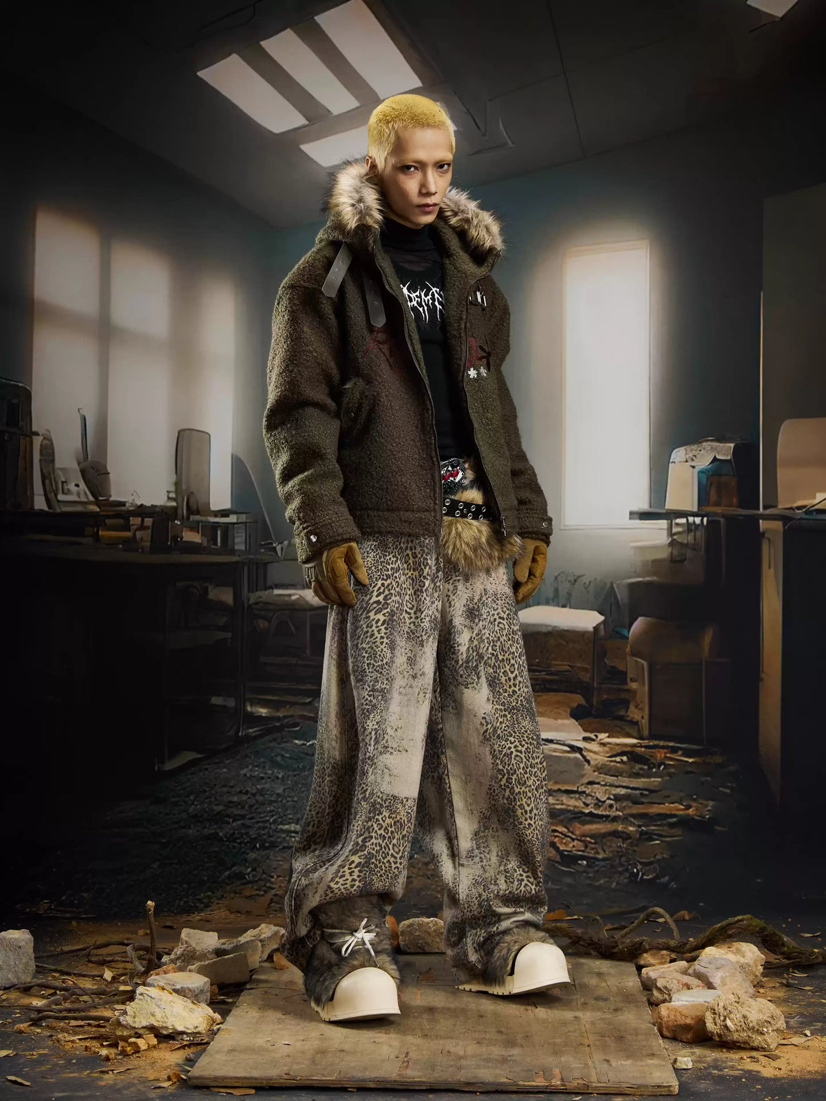 UrbanLaws Kürk Kapüşonlu Peluş Oversize Mont
