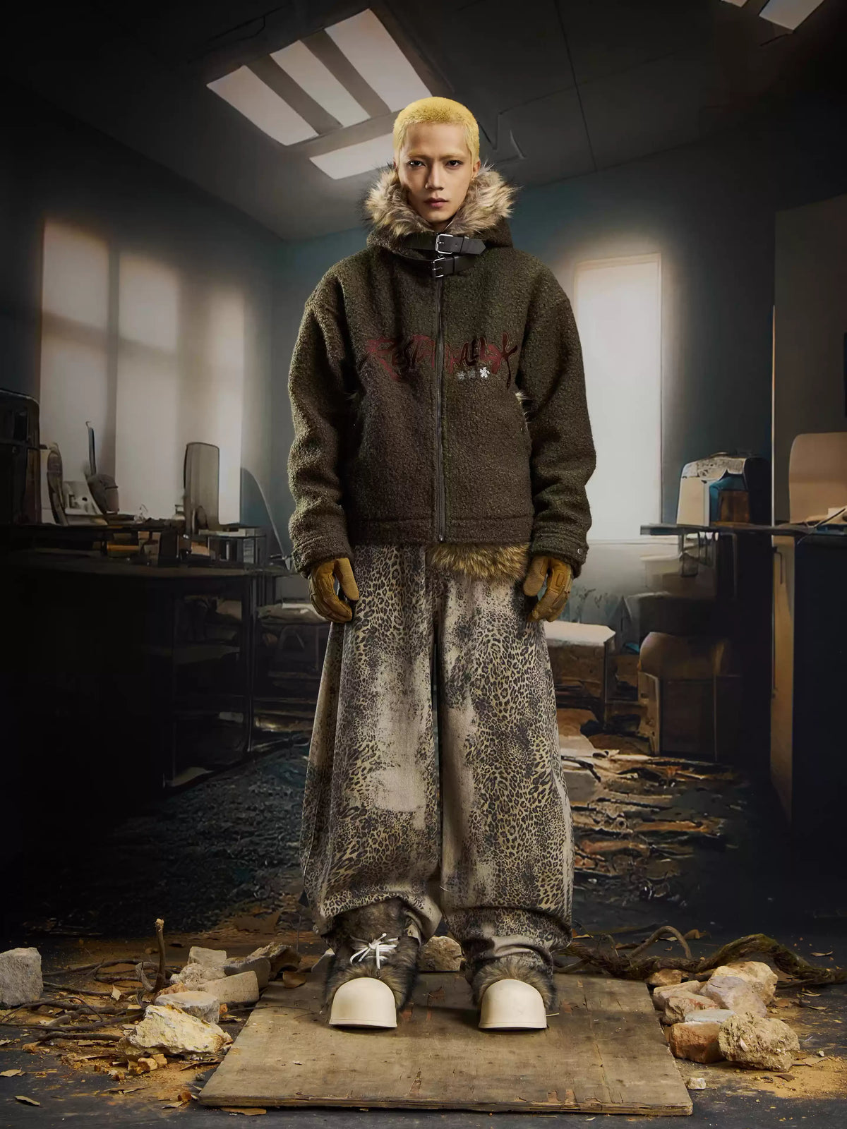 UrbanLaws Kürk Kapüşonlu Peluş Oversize Mont